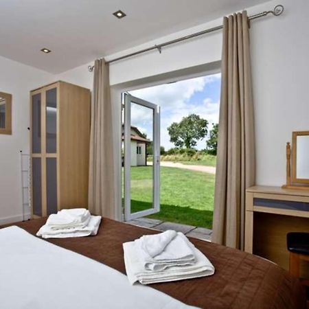 Lovely 2 Bedroom Holiday Chalet Near Sidmouth Exterior photo