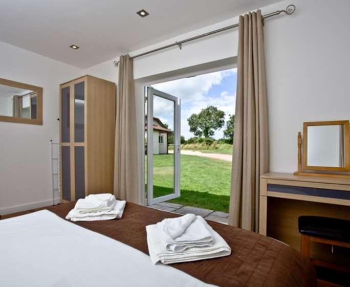 Lovely 2 Bedroom Holiday Chalet Near Sidmouth Exterior photo