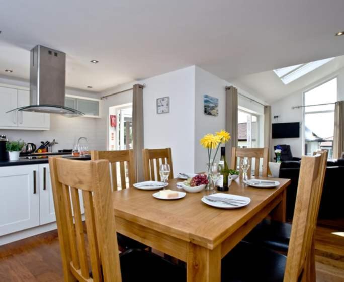 Lovely 2 Bedroom Holiday Chalet Near Sidmouth Exterior photo