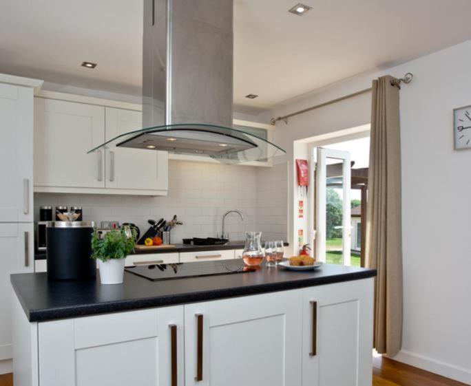 Lovely 2 Bedroom Holiday Chalet Near Sidmouth Exterior photo