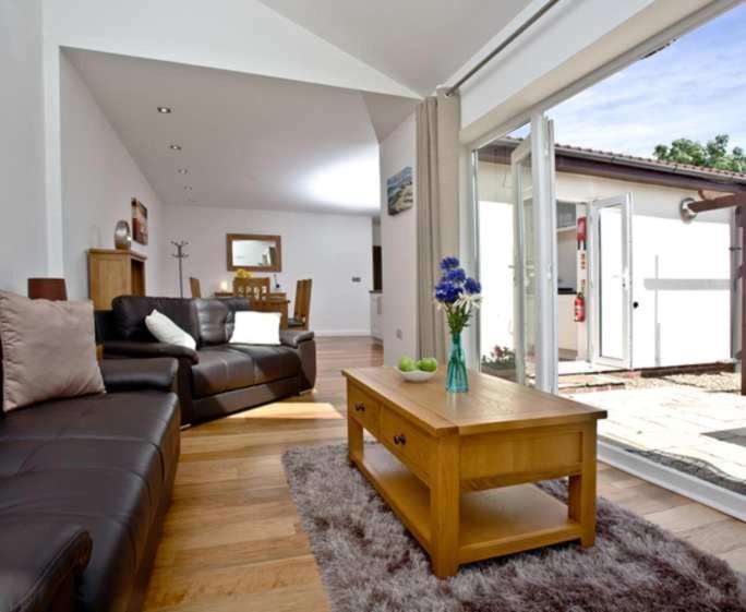 Lovely 2 Bedroom Holiday Chalet Near Sidmouth Exterior photo